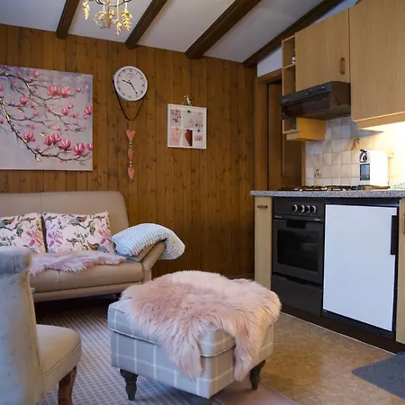 Spellbound A Romantic Hideaway For Adults Aged 18-35 Holiday home *