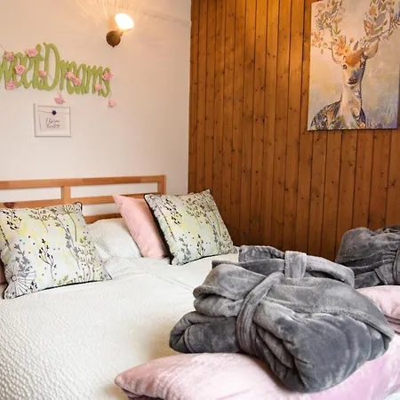 بيت للعطل Spellbound A Romantic Hideaway For Adults Aged 18-35 لوتربرونن